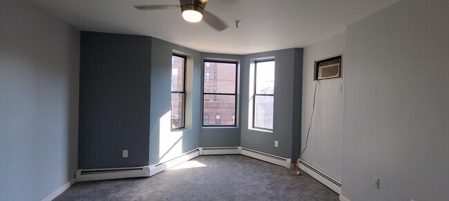 Building Photo - 4905 PARK Ave