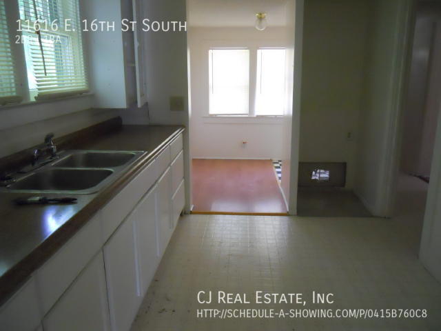 Building Photo - 11616 E 16th St