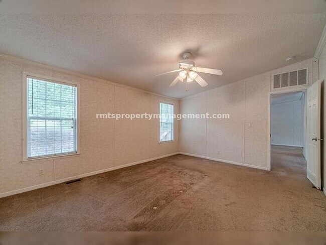 Building Photo - A COUNTRY DREAM! 4BR, 2BATH MANUFACTURED HOME, $1650./month