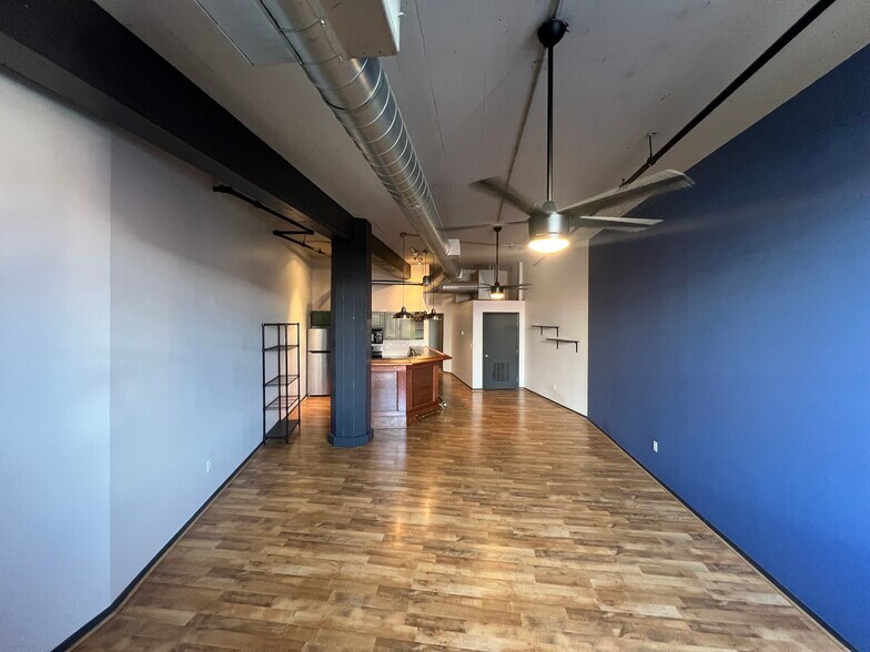 Building Photo - 200 Main St