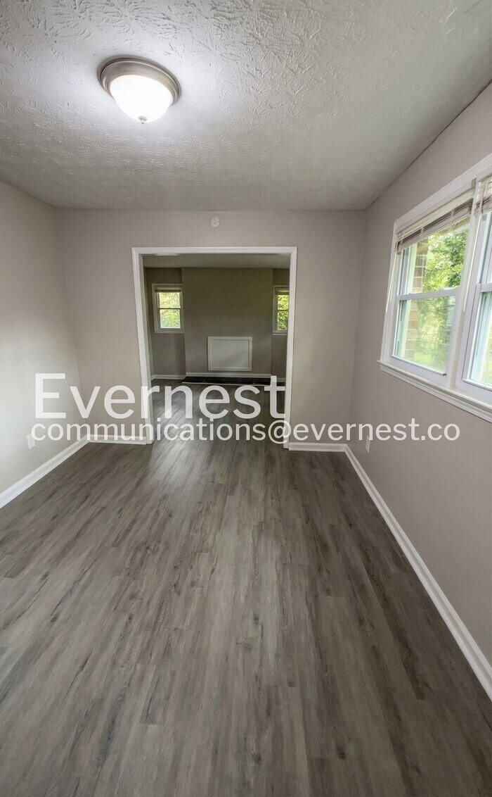 Building Photo - 1689 Thrasher Ct