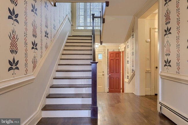 Building Photo - 226 E Caracas Ave