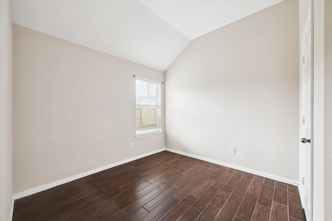Building Photo - 7709 Lakeside Manor Ln