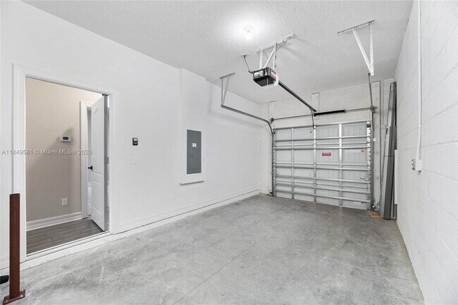 Building Photo - 5109 Joyous Pl