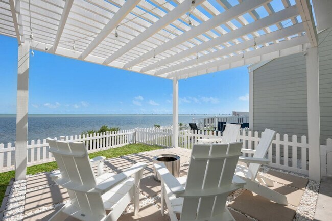 Building Photo - 110 Las Joyas Blvd