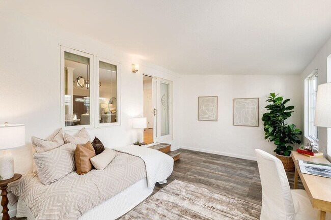 Building Photo - Light-Filled San Leandro Gem w/ Dual Garages & Expansive Yard
