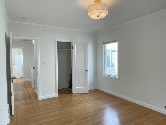 Building Photo - 1667 16th Ave