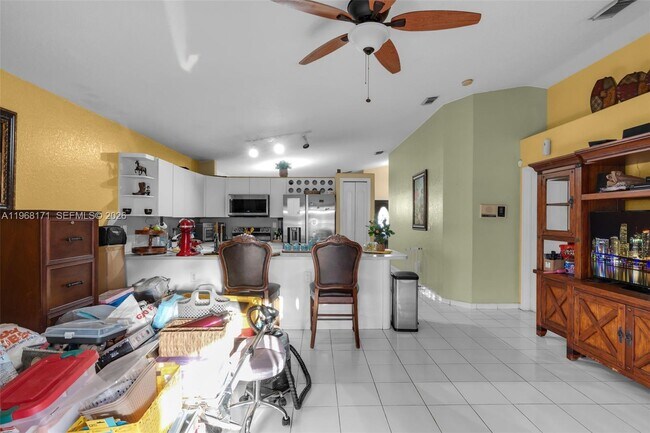 Building Photo - 7562 W 32nd Ct