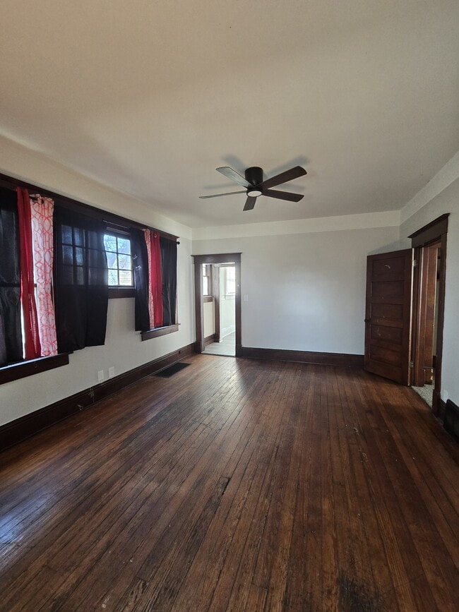 Building Photo - 305 N Pennsylvania Ave