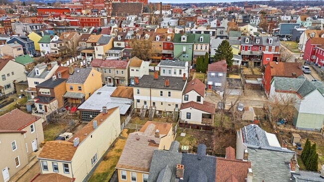 Building Photo - **Private Bloomfield 2BR Retreat – Walk to Liberty Ave, Steps from It All (15224)**