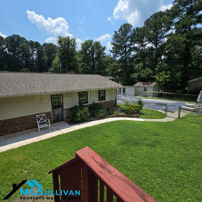 Building Photo - 2601 Cohnwood Dr