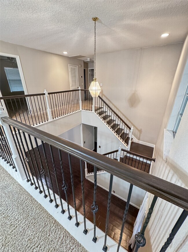 Building Photo - 18707 Woodbreeze Dr
