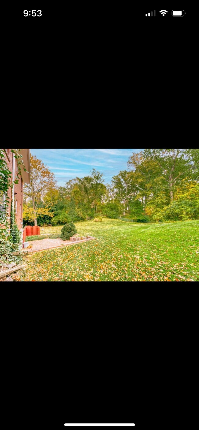 Building Photo - 680 Overland St