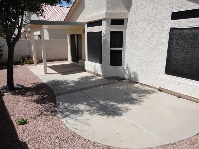 Building Photo - 233 W Verano Pl