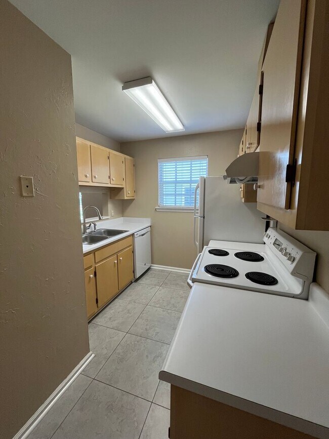 Building Photo - 4013 Catawba St