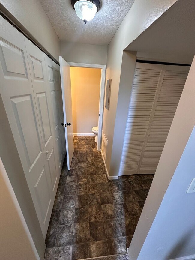 Building Photo - 8570 Fairway Trail