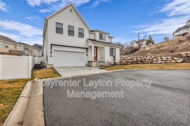 Building Photo - 1447 E Daylily Ct