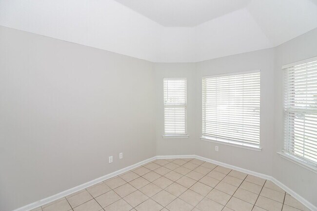 Building Photo - 8471 Cross Point Dr