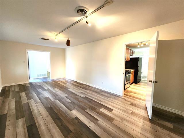 Building Photo - 1401 E Sherman Dr