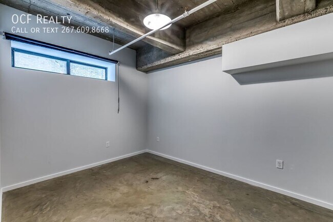 Building Photo - 4800 Brown St
