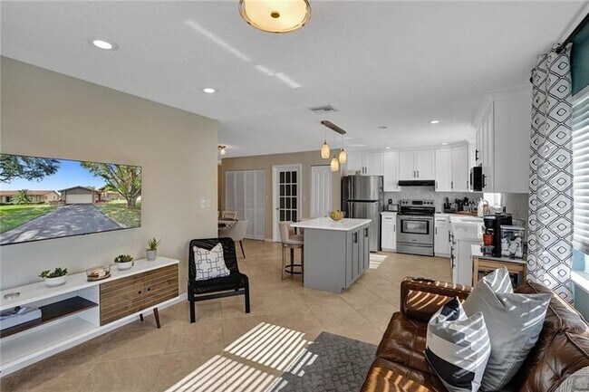 Building Photo - 9231 NW 17th St