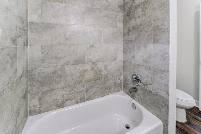 Building Photo - 410 N 4th St