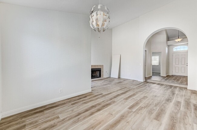 Building Photo - Spacious Henderson Four Bedroom!