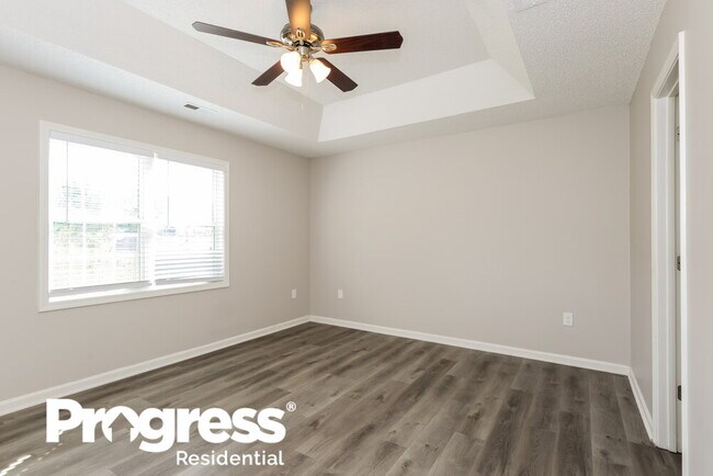 Building Photo - 709 Peregrine Ct