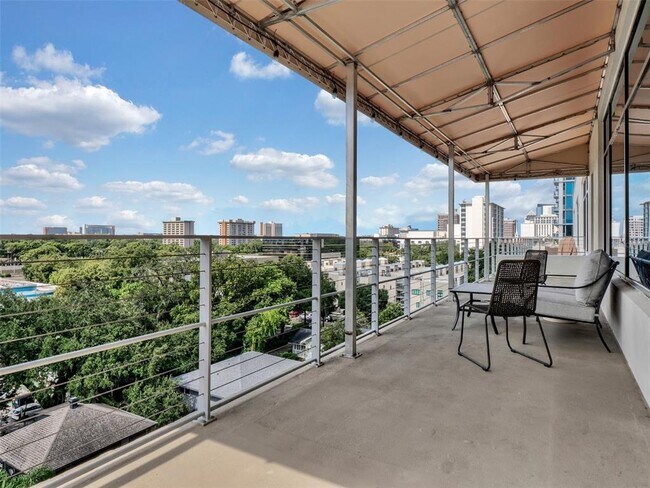 Building Photo - 525 E Jackson St