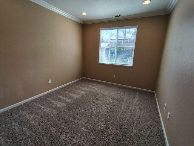 Building Photo - 13606 Brook Way