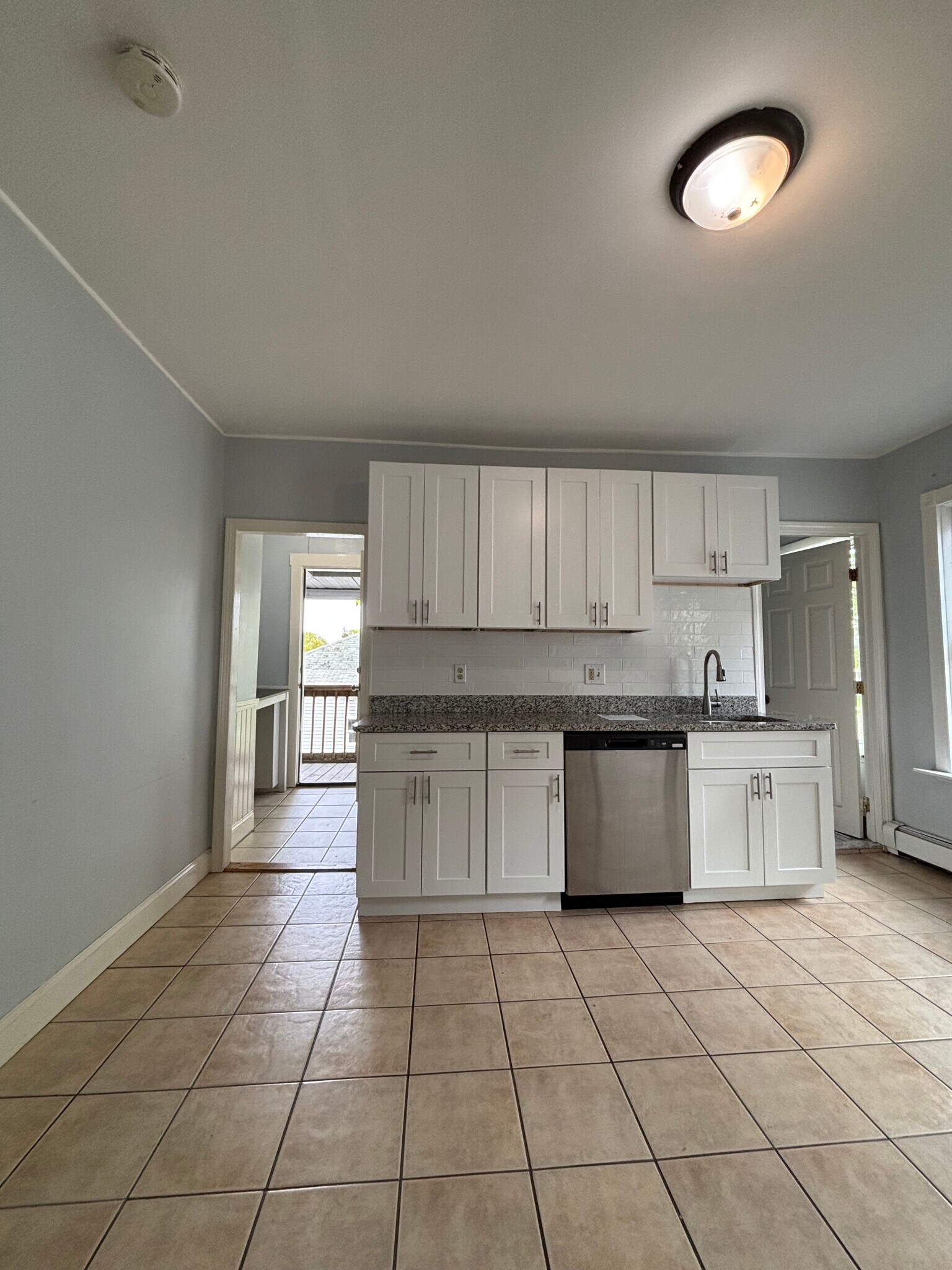 Building Photo - 33 1/2 Barclay St