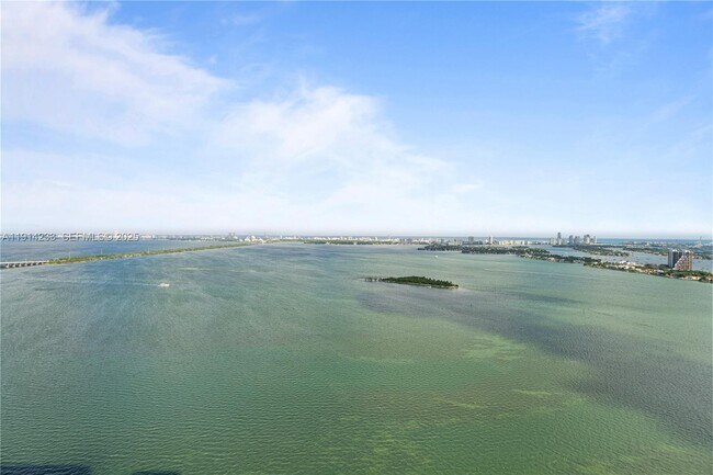 Building Photo - 700 NE 24th St