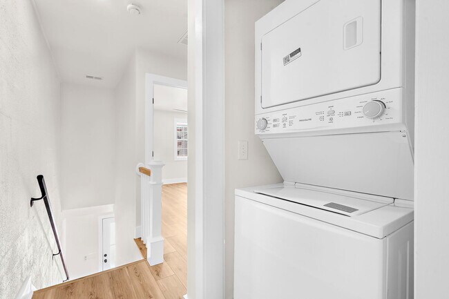 Building Photo - 24 Blake St