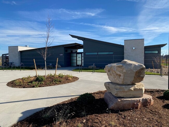 Building Photo - 4888 Denys Dr.