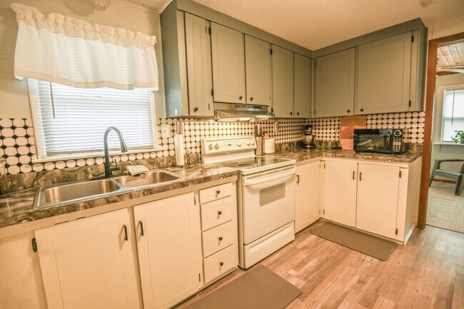 Building Photo - 1522 Sappington Dr