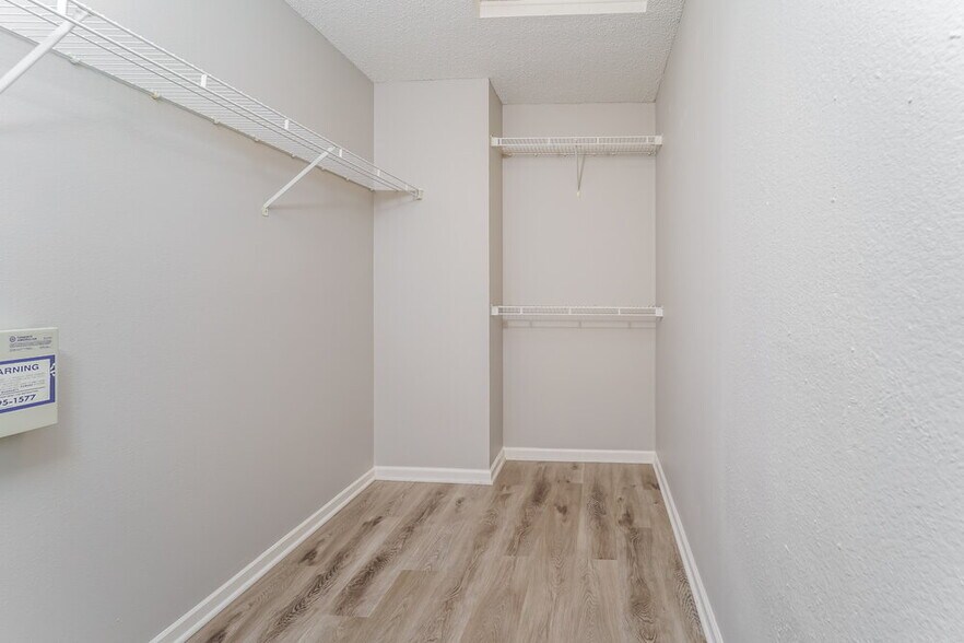 Building Photo - 150 Declaration Dr