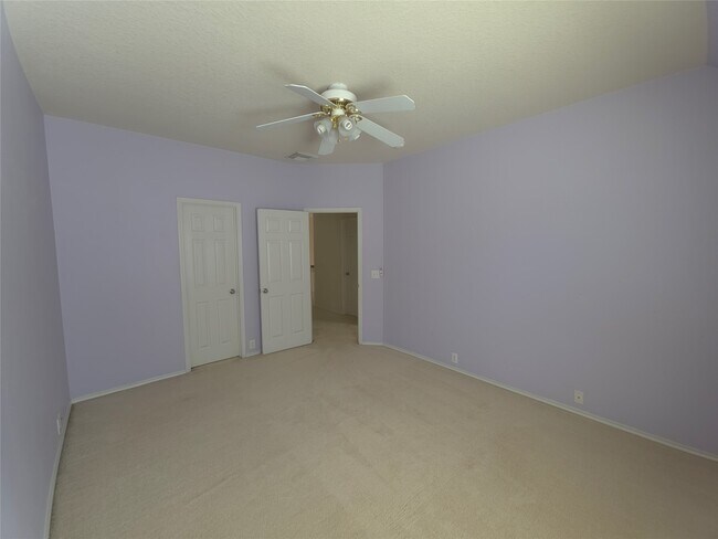 Building Photo - 3027 Providence Oak St