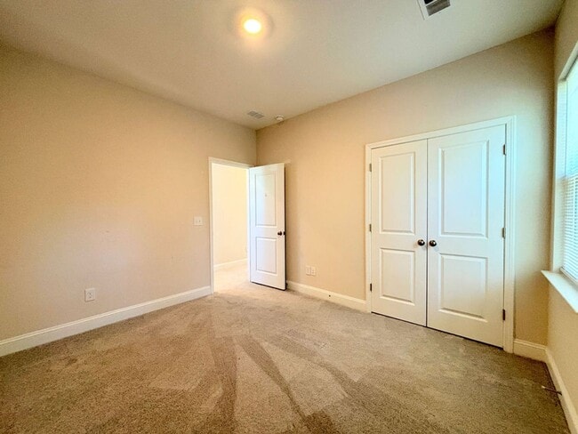 Building Photo - Available now. Beautiful 3 BR/2.5 BA New C...