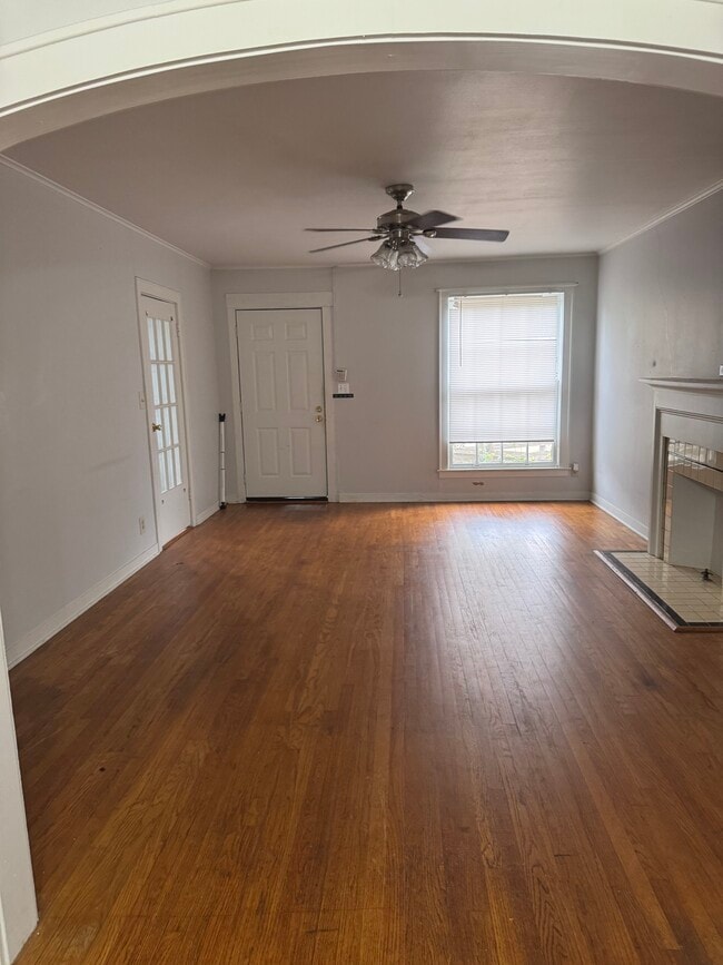 Building Photo - 113 E Merrick St