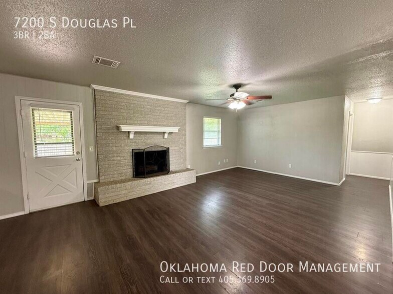 Building Photo - 7200 S Douglas Pl