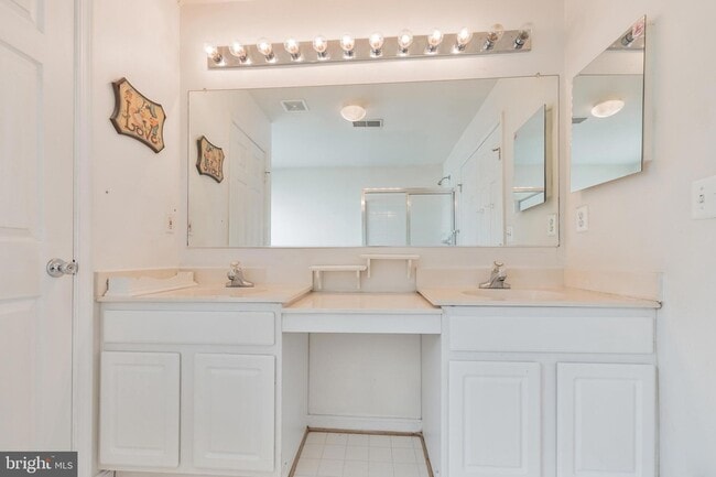Building Photo - 43137 Binkley Cir