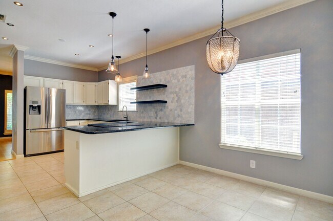 Building Photo - 3 Bedroom Home - Ridglea Country Club Estates