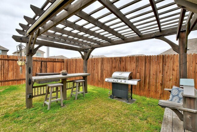 Building Photo - 4616 Inicio Ln