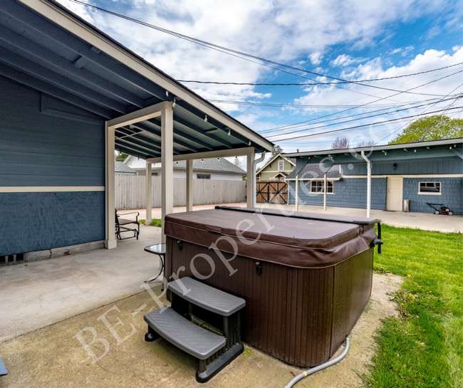 Building Photo - Renovated Tacoma Home