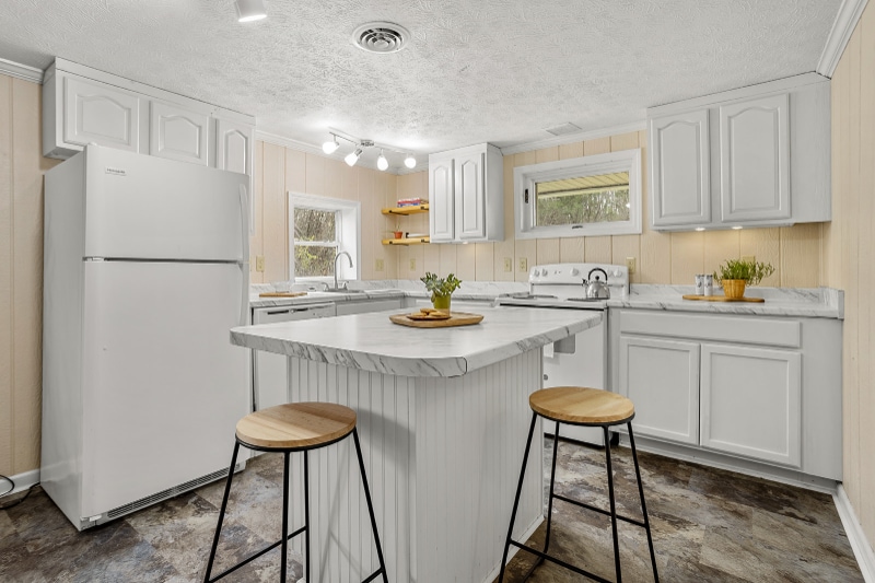 Building Photo - 2268 E Main St