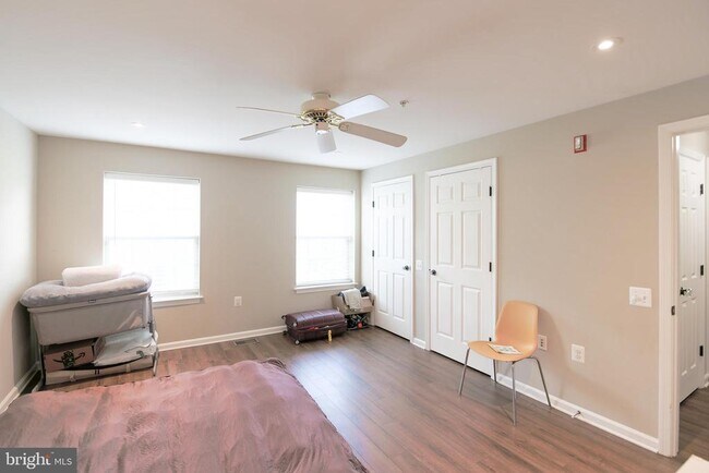Building Photo - 1405 Roundhouse Ln