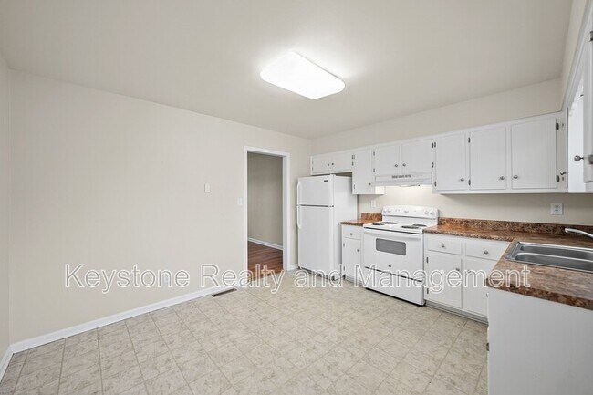 Building Photo - 109 Holley Dr
