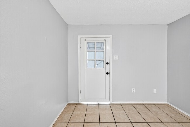 Building Photo - 9629 Sunnywood Dr