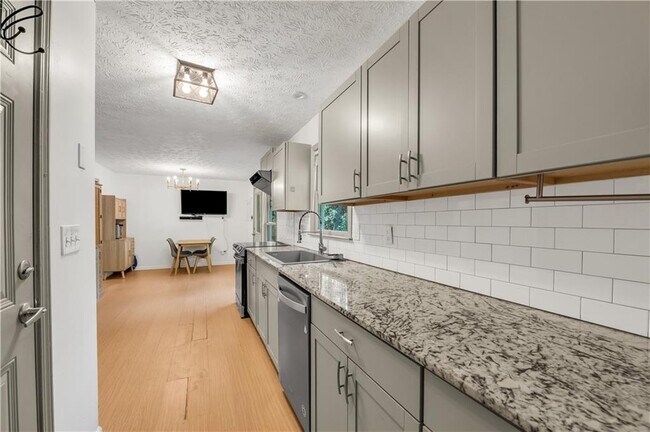 Building Photo - 5712 Port Dr