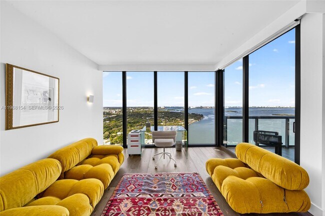 Building Photo - 601 NE 36th St